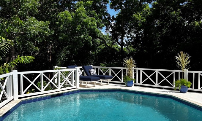 Sion Hill Casa | Mahogany Grove Villa