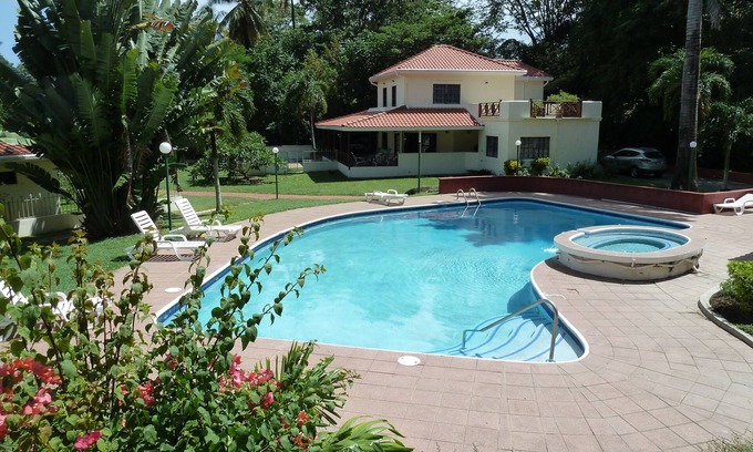Black Rock Villa | Mahogany Villa - Villa de lujo situada en hermosos jardines tropicales
