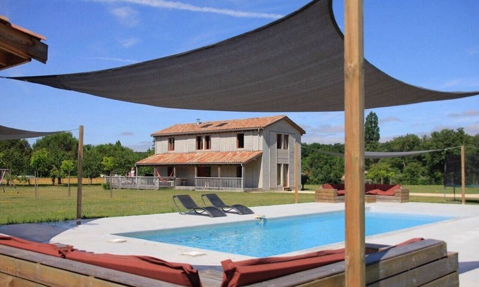 Saint-Etienne-de-Villereal Casa | Maisons Les Ormes - encantadora casa de vacaciones, amplios terrenos, piscina