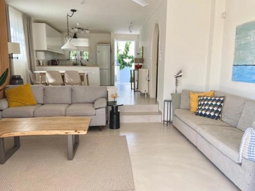 Rafina-Pikermi Casa | Maia beach house