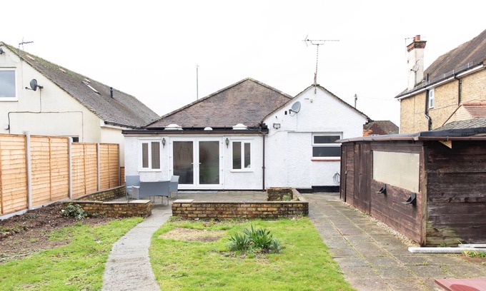 Maidstone Casa | Maidstone City DetachedCosy Bungalow with Big Garden - 3 min from City Centre