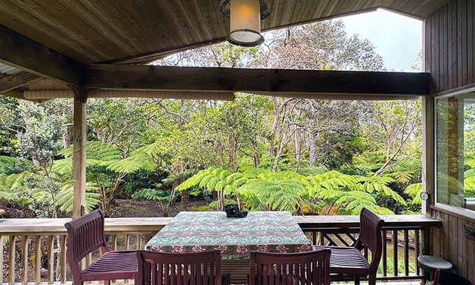 Volcano Casa | Maile Treehouse in Volcano, Hawaii is "Magical!"
