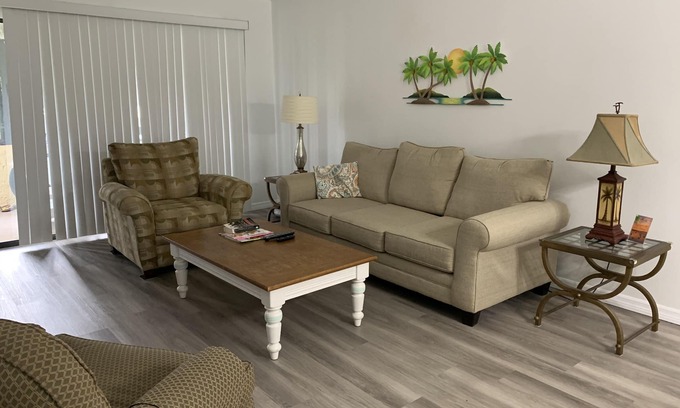 Bradenton Condominio | Escapada en el piso principal en West Bradenton, Florida (complejo de condominios de 1 piso)