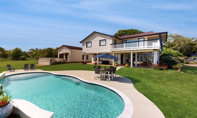 Barrett Casa | Main home with guest house & private pool