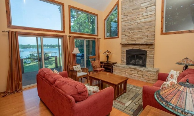 Olde Ferry Estates Casa | Main Lake Cove & Great Views; Dock for pontoons/deck/bass boats; flat lot/linens
