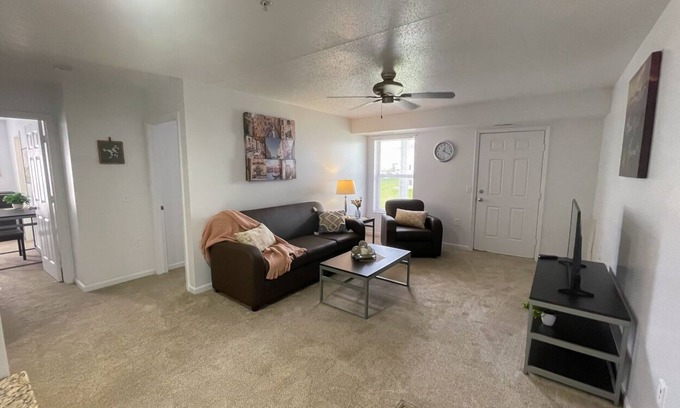 Mount Pleasant Apartamento | Main Level 2-bedroom 2-bathroom apartment