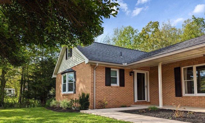 Alexandria Apartamento | Main level on Riverside Dr
