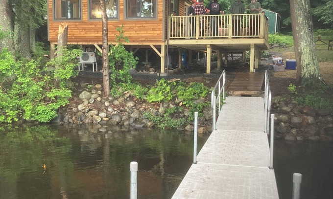 Readfield Cabina | Maine Cabin Masters Camp completely redone waiting for a Lake loving family !