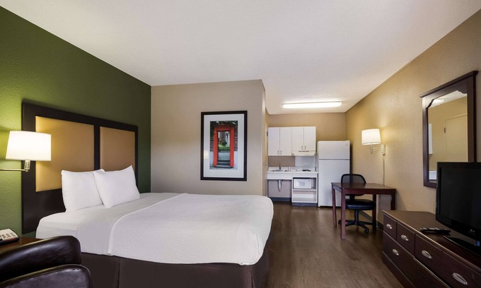 Ashley Oaks Hotel | Mainstay Suites Knoxville - Cedar Bluff