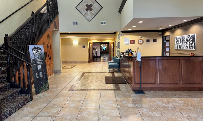 Madison Hotel | MainStay Suites Madison - Monona