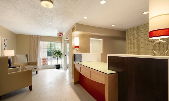 Southwest Raleigh Hotel | MainStay Suites Raleigh - Cary