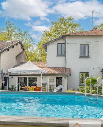 Parilly Casa | Maison à Lyon Parilly avec Piscine, Jardin, Parking Privé & Proche Eurexpo