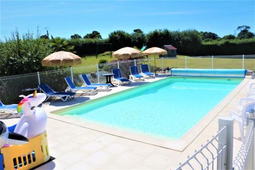 Nehou Casa | Maison accueillante à Néhou avec piscine partagée