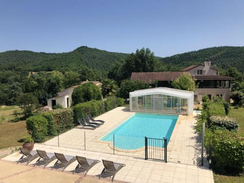 Saint-Gery Casa | Maison accueillante à Saint-Géry avec piscine partagée