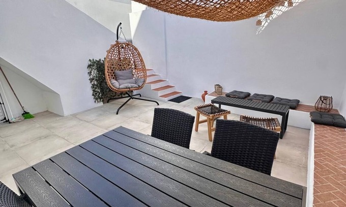 Parchal Casa | maison Algarve, tout confort avec patio et terrasse, 2 chambres, près des plages