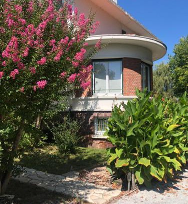 Labouheyre Casa | Maison Art Deco-5 suites, piscine, clim, parking