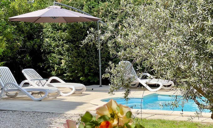 Malemort-du-Comtat Casa | Maison Atypique en Provence Avec Piscine Privée