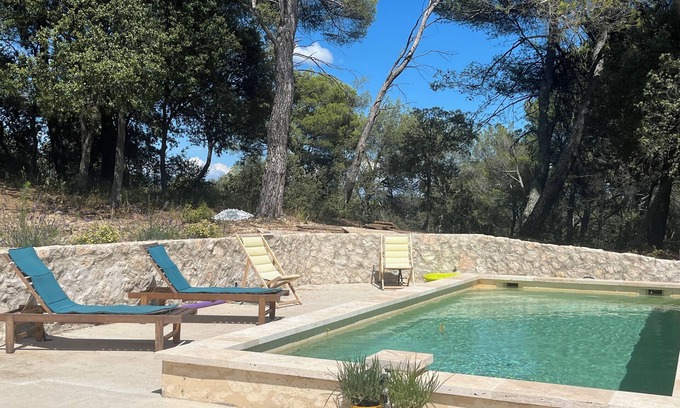 Grambois Casa | Maison au Calme au Pied du Luberon Sud Avec Piscine Animaux Acceptés