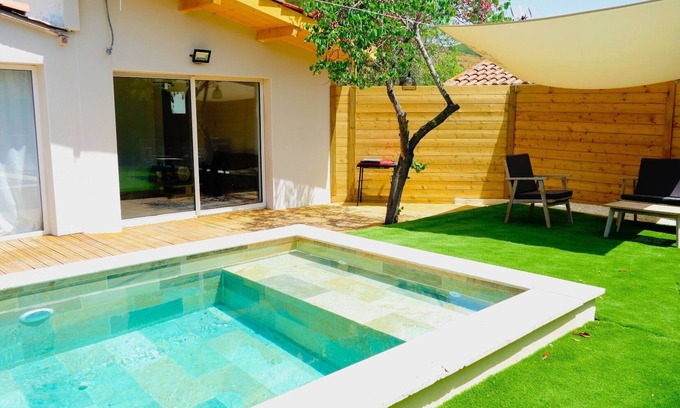 Cabrieres Villa | Maison au calme avec piscine privée.
