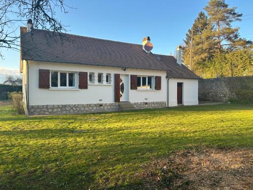 Saint-Prest Casa | Maison au calme avec spa et rivière à côté de CHARTRES