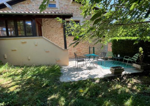Solutre-Pouilly Casa | Maison au pied de la Roche