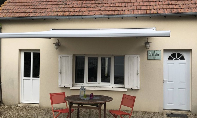 Saint-Regnobert-de-la-Cote-de-Nacre Casa | Maison Avec Cour Ensoleillée et Jardin, à 5 min Plage. Idéale Pour les Familles