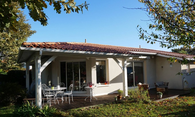 Martignas-Sur-Jalle Casa | Maison Avec Patio et Jardin au Calme à 10 min Aéroport et 25 du Bassin ou Océan