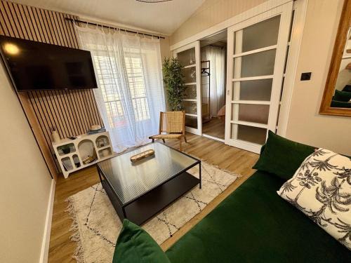 Orange Apartamento | Maison avec garage au cœur d'Orange