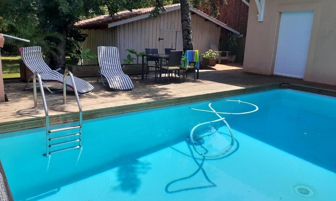 Castelnau-de-Medoc Casa | Maison avec piscine