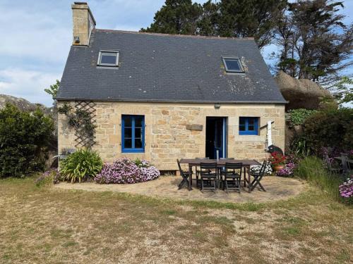 Tregastel Casa | Maison Bretonne à 50m de la Plage avec Jardin, WIFI et Vélos - Trégastel - FR-1-368-27