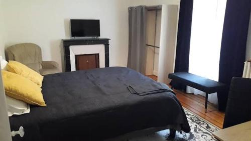 Melun Casa | Maison Briand - Grande chambre chez l'habitant - Melun Centre - Wifi, Netflix, Smart TV, Lit à mousse mémoire de forme