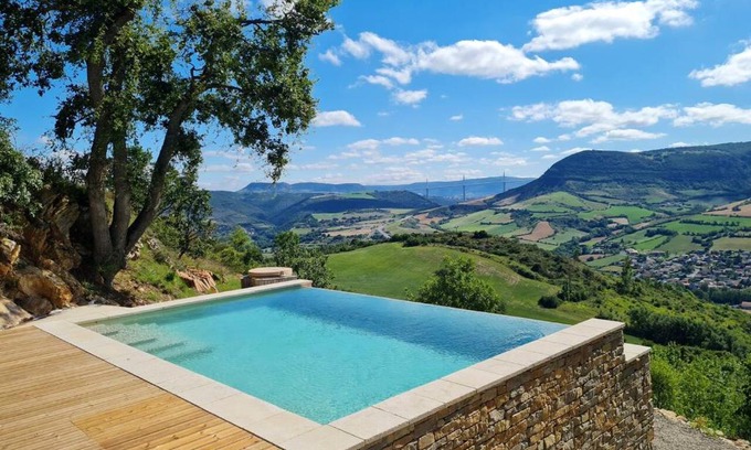 Saint-Georges-de-Luzencon Casa | Maison charmante à Saint-Georges-de-Luzençon avec jacuzzi