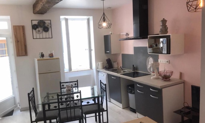 Nerac Apartamento | Maison chaleureuse au centre ville