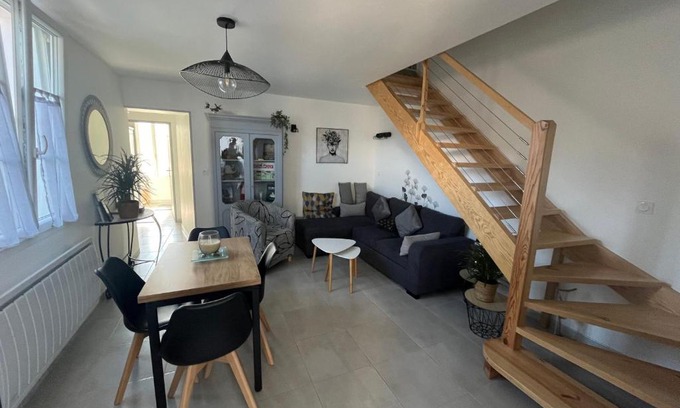 Rochefort Casa | Maison chaleureuse avec terrasse privative proche de la gare et du centre-ville