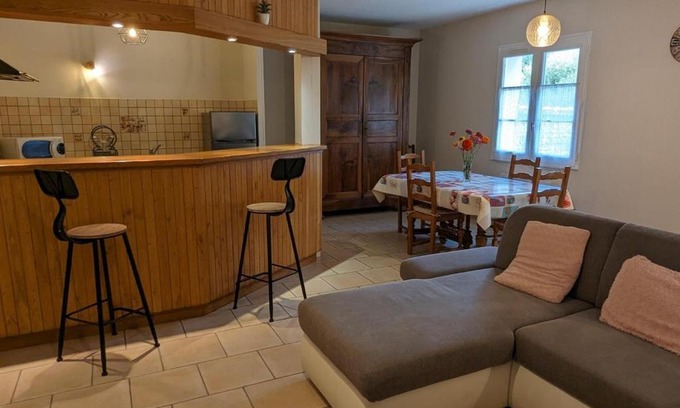 Vindelle Casa | Maison charentaise rénovée avec jardin privé, proche d'Angoulême et activités en bord de Charente - FR-1-653-208