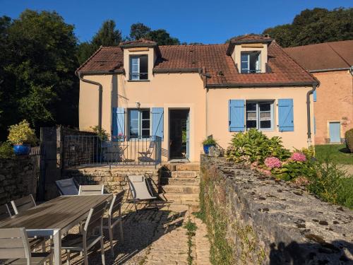 Langres Casa | Maison charmante à Langres avec Wi-Fi et parking - FR-1-611-43