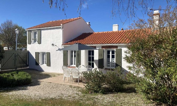 L'Epine Casa | Maison charmante 6 pers, jardin clos, TV et Wifi, proche commerces et plage, petit chien accepté. - FR-1-224B-165