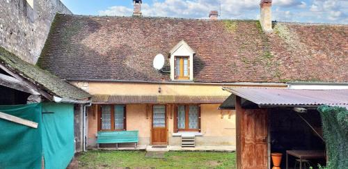 Pousseaux Casa | Maison charmante au cœur de Pousseaux avec grand jardin