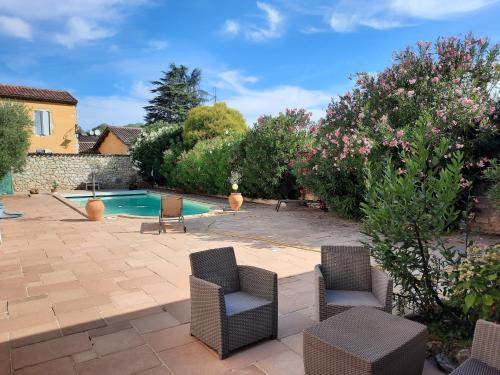 Vianne Villa | Maison coeur de Bastide-Piscine, ping pong & salle de jeux