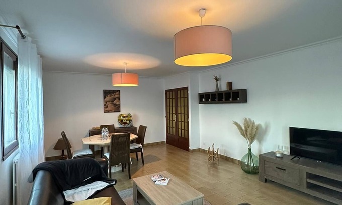 Echirolles Casa | Maison Confort Proche Stations Ski | Free Parking | Garage | 6 pers