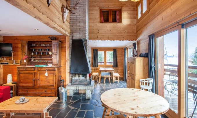 La Rosiere Casa | Maison confortable à Montvalezan avec cheminée