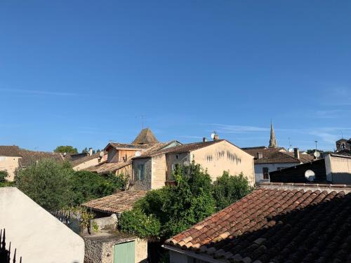Eymet Casa | Maison cosy cœur de bastide+ cour + vue sur toits