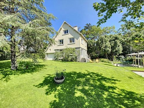 Jullouville-les-Pins Casa | Maison d'exception à 80m de la plage avec accès direct, proche commerces, terrasse, BBQ, WiFi inclus - FR-1-361-375