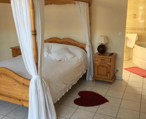 Juilly Cama Y Desayuno | Maison d'hôtes la Ferme De L'abbaye