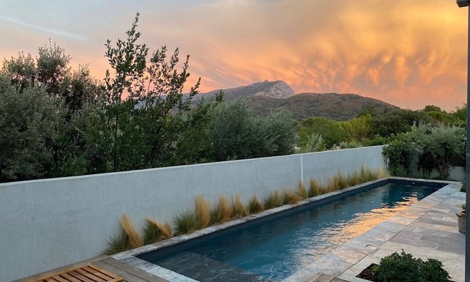 Saint-Marc-Jaumegarde Casa | Maison Dans Hameau au Pied de Sainte Victoire Vue Exceptionnelle Piscine Jacuzzi