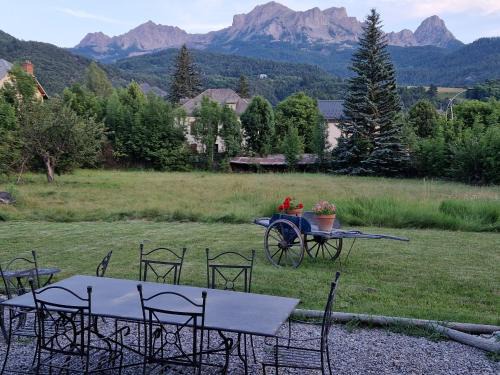 Barcelonnette Casa | Maison dans parc clôturé