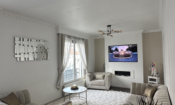 Vitry-sur-Seine Casa | Maison de 200m2 Avec Jardin et Piscine à la Porte de Paris