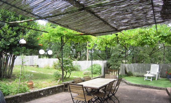 Cressensac Cabaña | Maison de Campagne au Cœur de la Verdure Lotoise