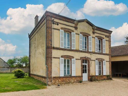 Crucey-Villages Casa | Maison de Charme à la Campagne avec Jardin, Billard, Baby-foot et Terrasse en Teck - FR-1-581-135
