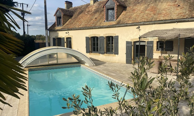 Saint-Celerin Casa | Maison de Campagne Piscine Privée au Calme
